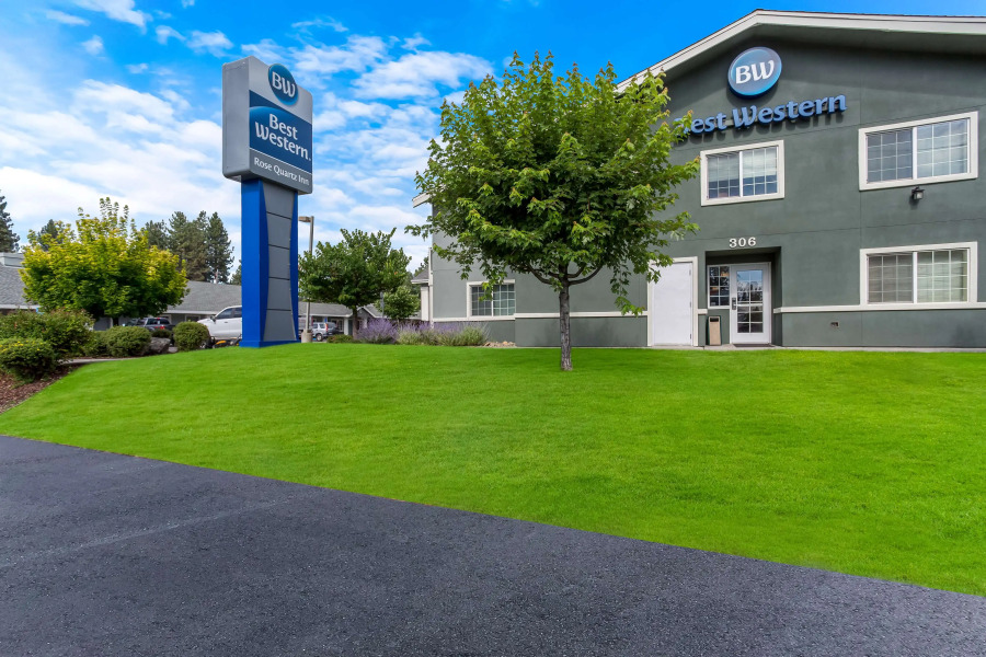 Best Western Rose Quartz Inn
