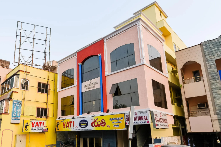 Oyo 39904 Swarna Palace