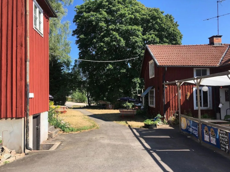 Cafe Sergel Bed & Breakfast