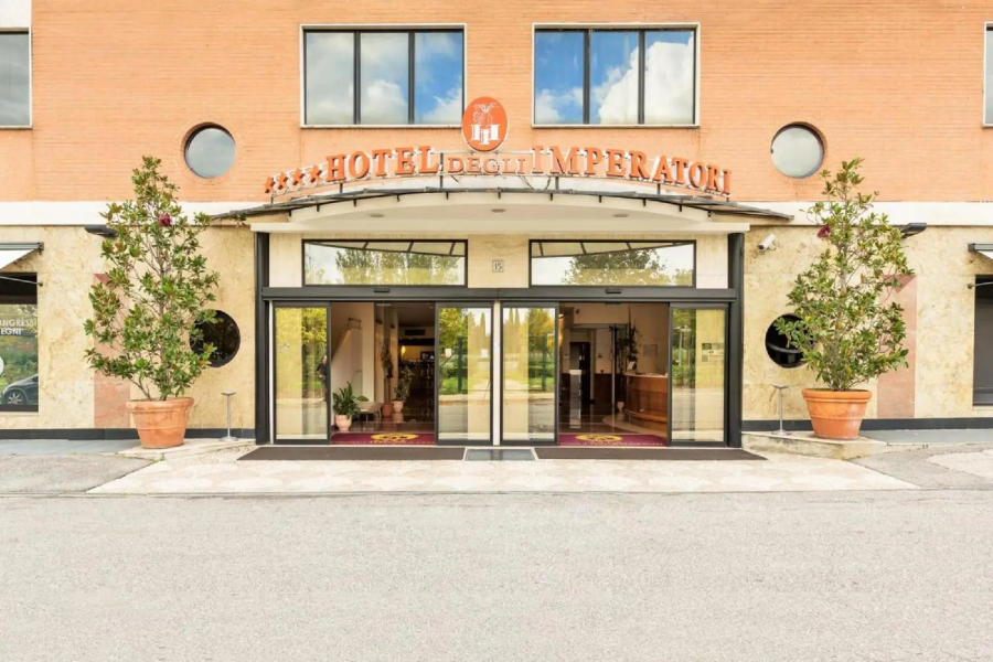 Отель Imperatori