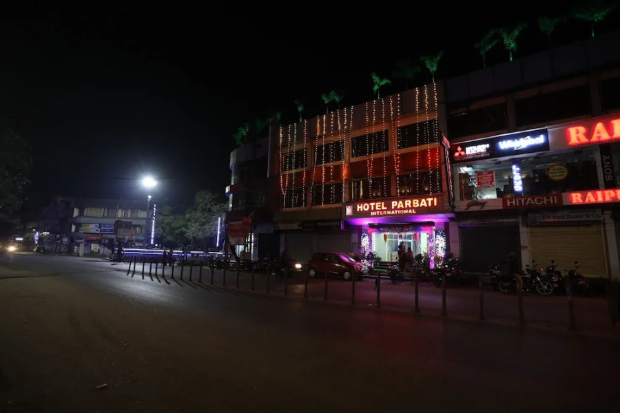 OYO 28631 Hotel Parbati International