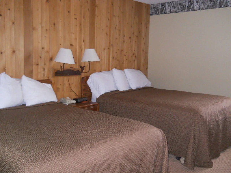 Lakewoods Resort & Lodge