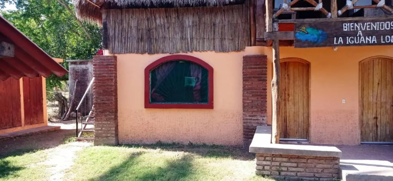 Iguana Loca Hostel