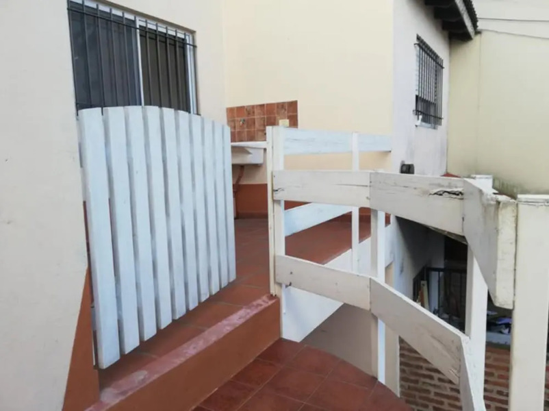 Private House - Airport