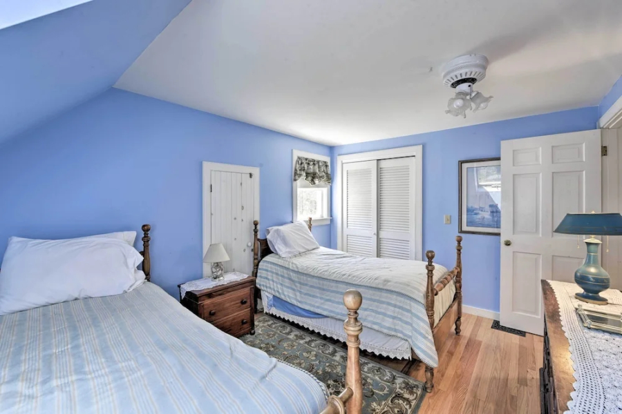 Peaceful Chilmark Farmhouse by Menemsha Beach