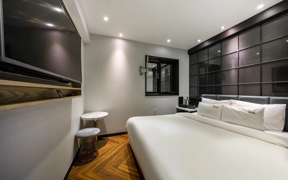 September Hotel