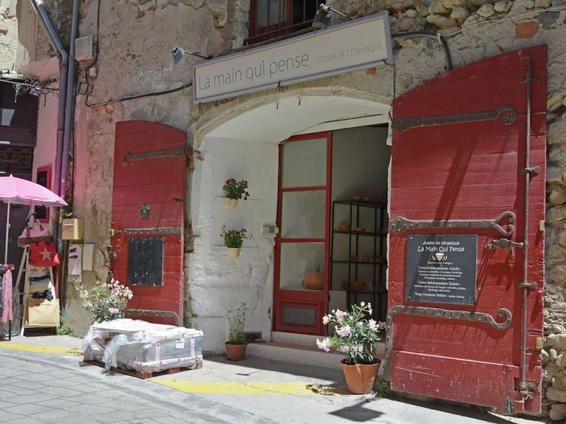 Cosy Villa in Flaux with Swimming Pool