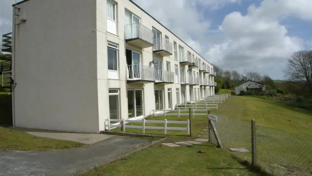 Devon Court 24