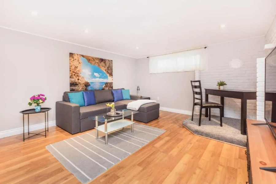 1BR Apartment w King Bed Near Downtown Ottawa