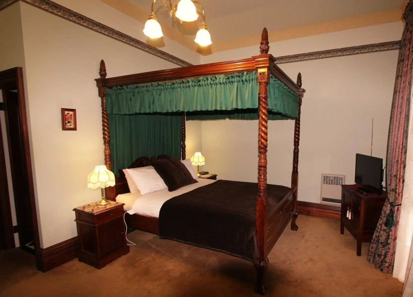 Orana House