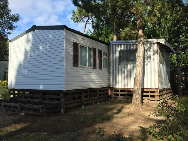 Bungalow With 3 Bedrooms in Saint-jean-de-monts, With Pool Access and Furnished Garden - 2 km From the Beach