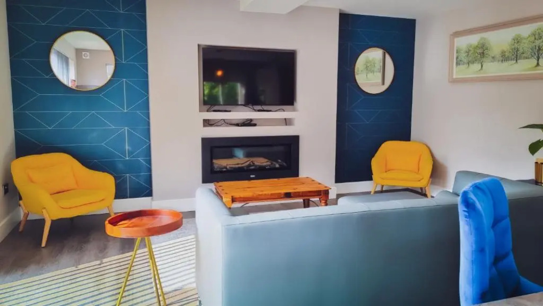 The Angel Holiday House