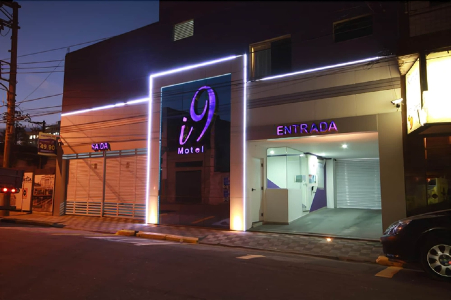 I9 Motel (Только для взрослых)