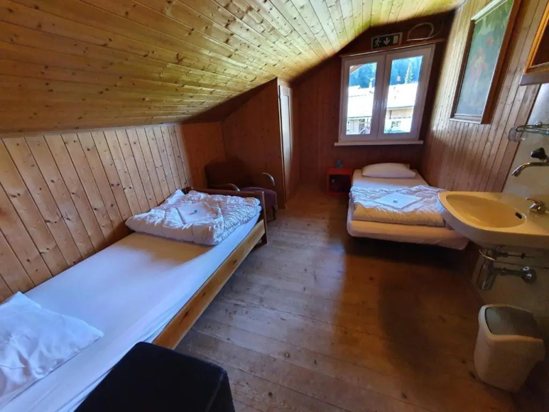 Lake Lodge Hostel