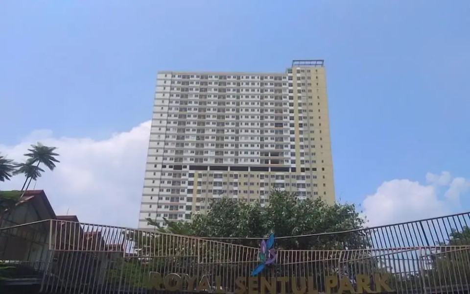 Homey Living and Well Designed Studio Room at Royal Sentul Park Apartment