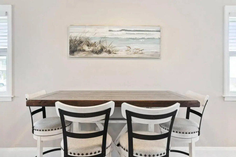 Spectacular 3 BR Condo One Block to the Beach