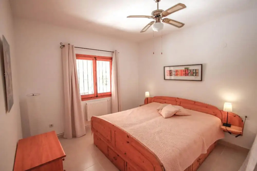 Sola - pretty holiday property with garden and private pool in Benissa