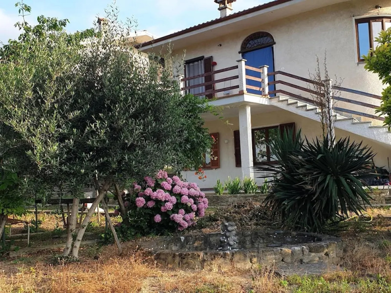 Vesime Villa With Garden