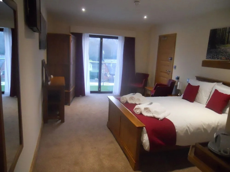 Riverside Caravan & Camping Park