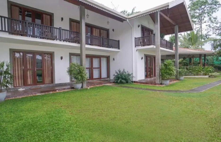 OYO 524 Peacock Villa