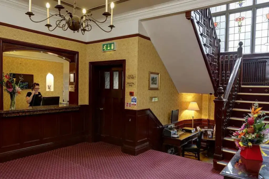 Best Western Broadfield Park