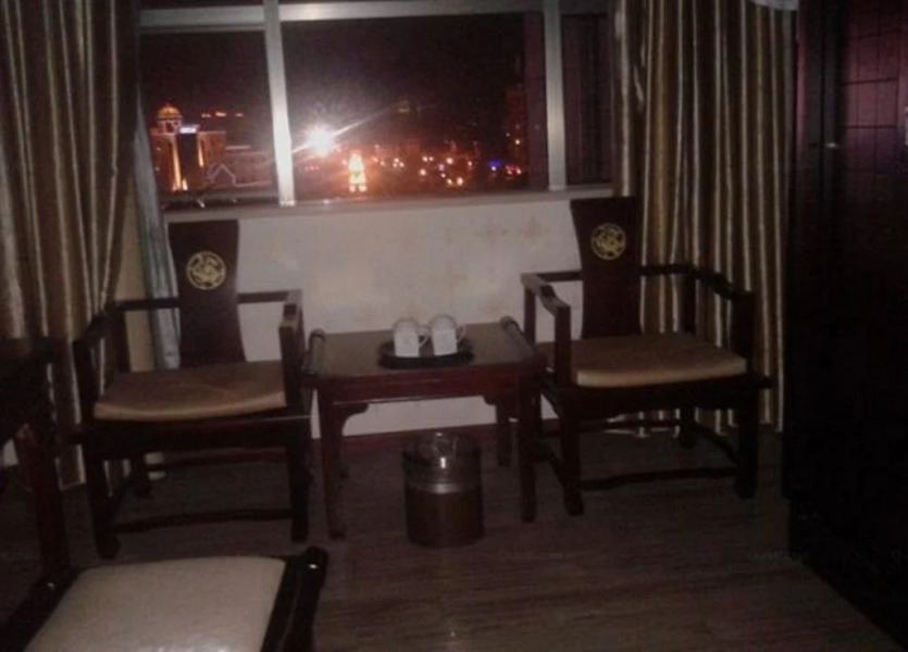 Guangxi Yulin Shenghao Business Hotel