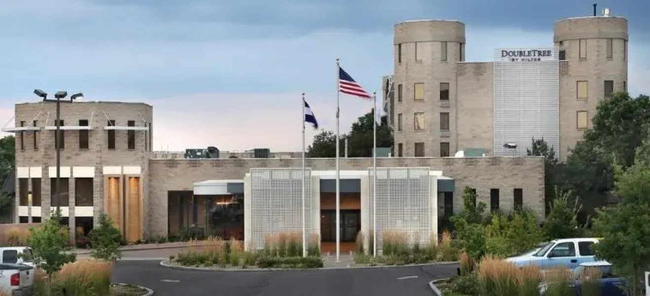 Radisson North Denver Graystone Castle Hotel