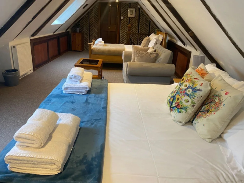 Dyke Farm Barn | By Huluki Sussex Stays