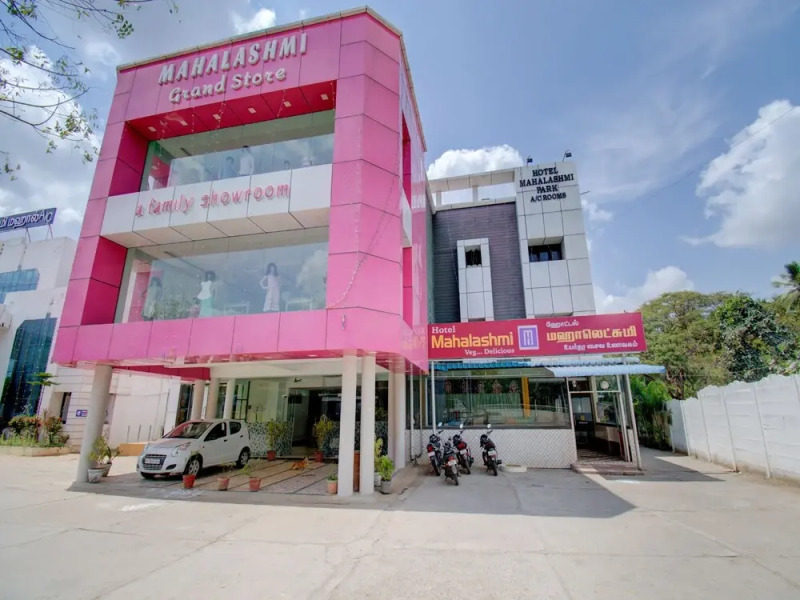 OYO 30435 Mahalashmi Park Hotel