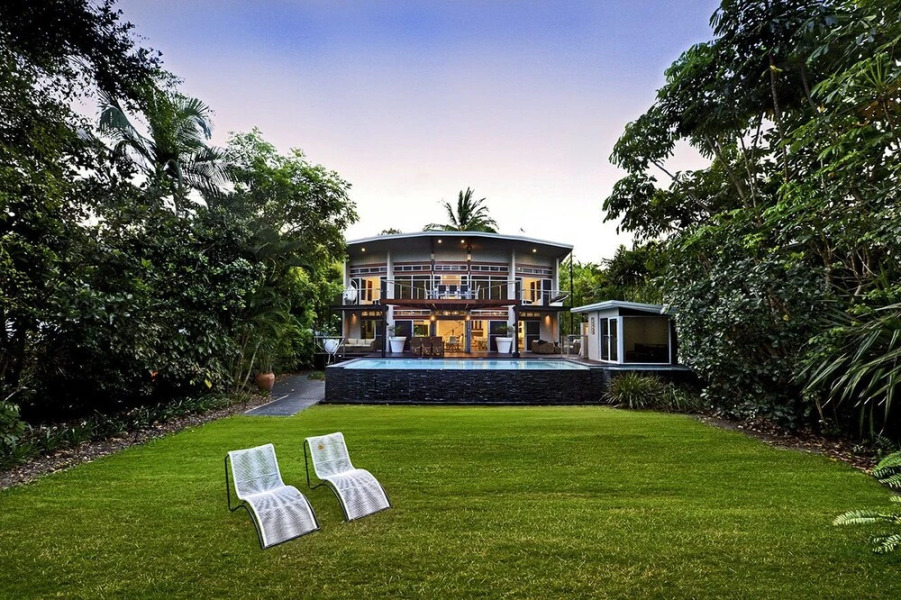 Absolute on Newell Luxury Beach House