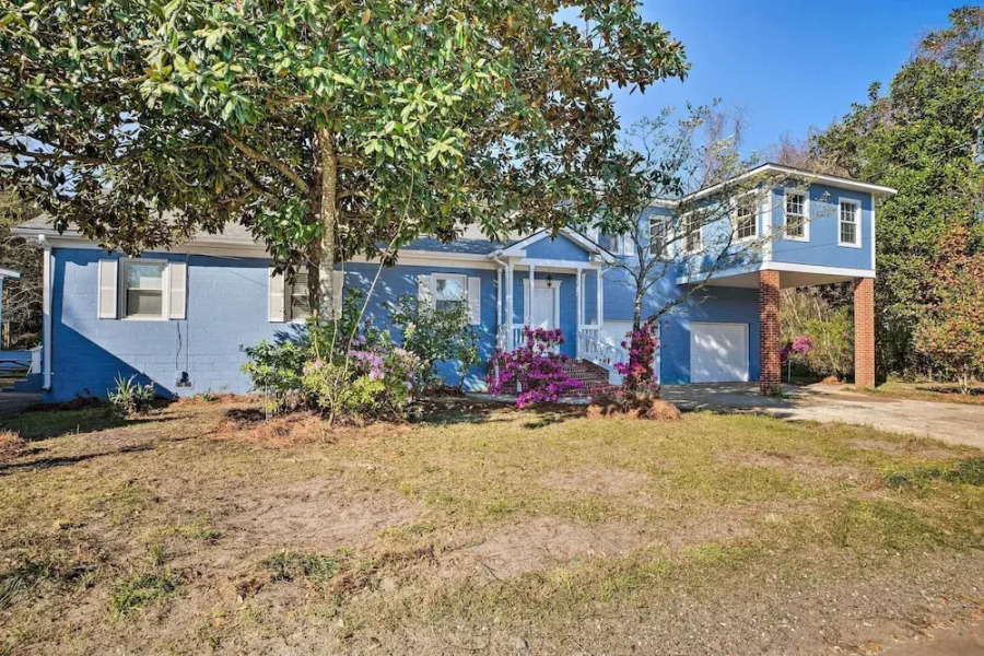 Spacious Mount Pleasant Home: 5 Mi to Beach
