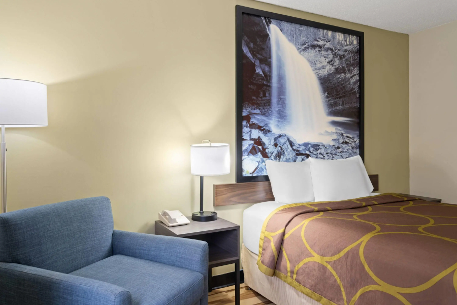Super 8 by Wyndham Hagerstown I-70