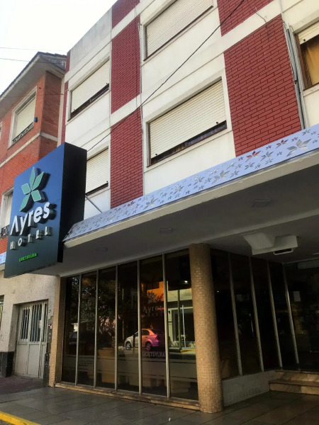 Hotel U.O.E.T.S.Y.L.R.A