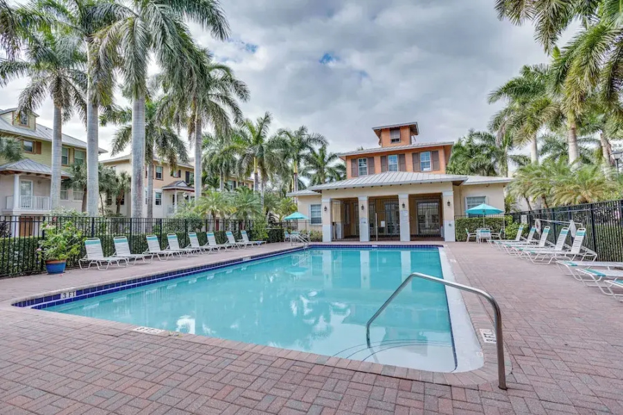 Pet-friendly Studio: 6 Mi to Jupiter Beach Park!