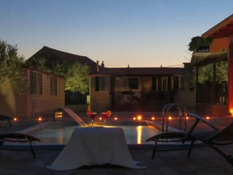 Alluring Holiday Home in Pakostane With Swimming Pool