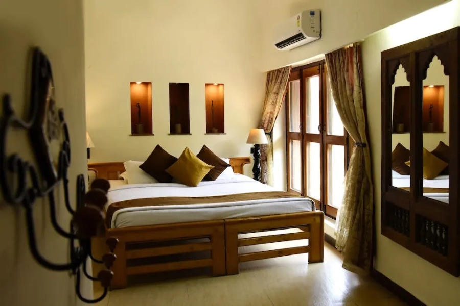 Hampis Boulders Resort