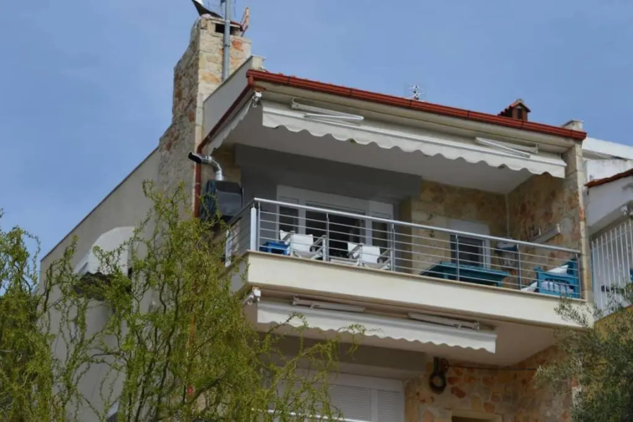 35 m from the beach, amazing seaview, Chalkidiki, Loutra Agias Paraskevis , Evdiriadis Luxury Apartment , you can see it on youtube if you type the name Evdiriadis