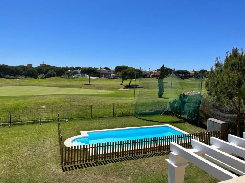 Chalet con piscina en Novo Sancti Petri