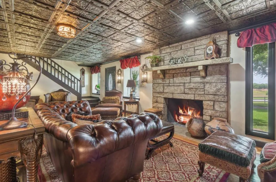 The Funky Monkey Inn