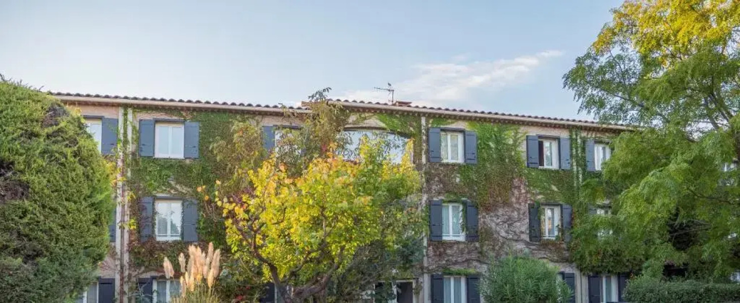 Отель Logis Hôtel Uzès Pont du Gard