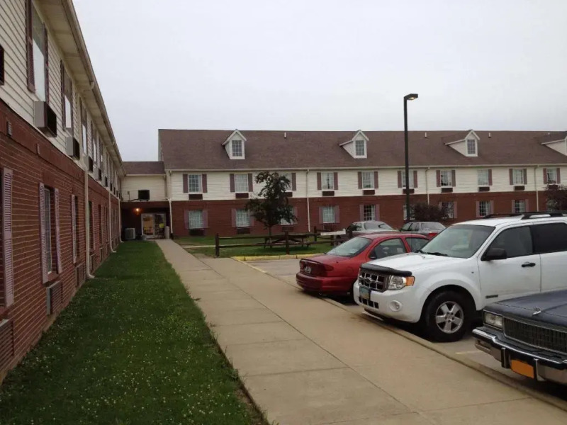 Country Hearth Inn & Suites Willard