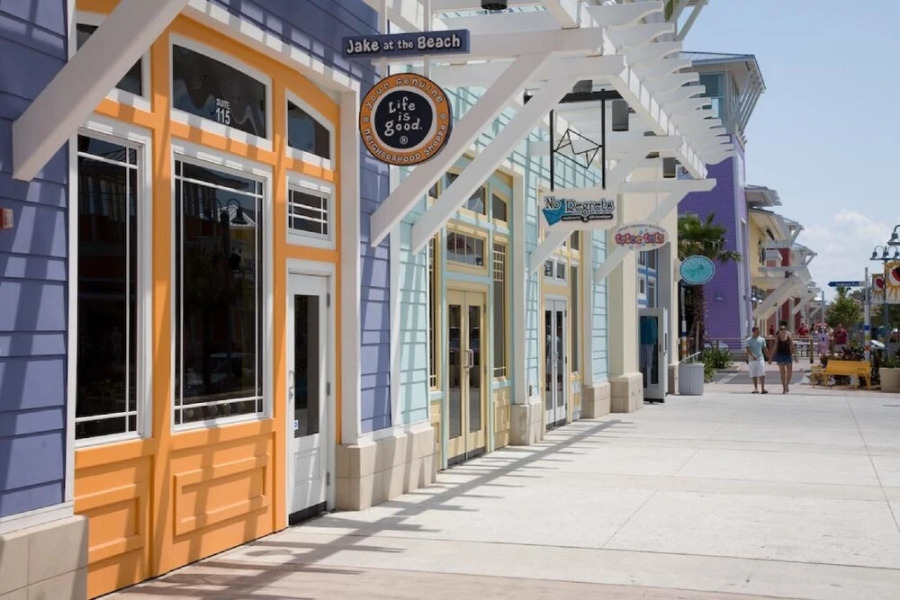 1302C St Thomas Square