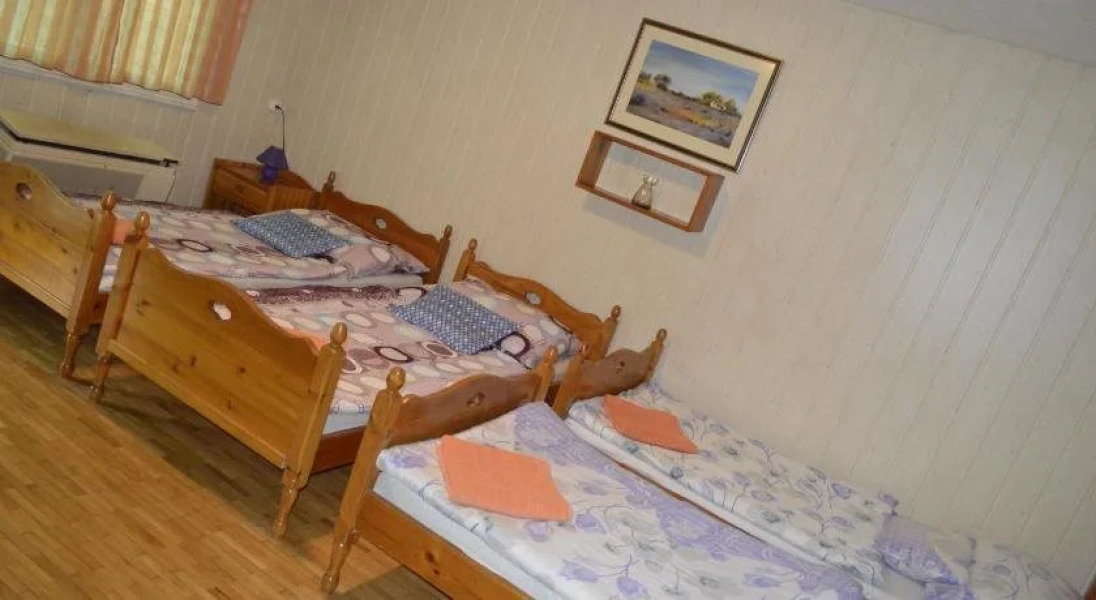 Laci Maganszallashely