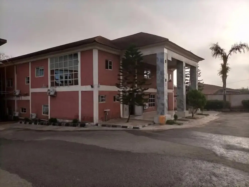 Towlab Hotel & Suites