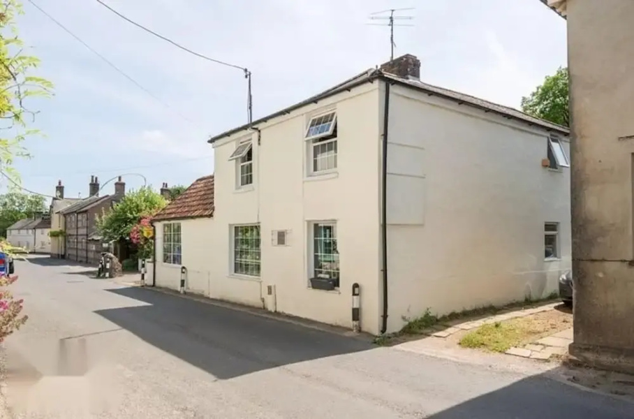 4 Bed-2 Bath-bar-pool Table-library- Xmas Venue