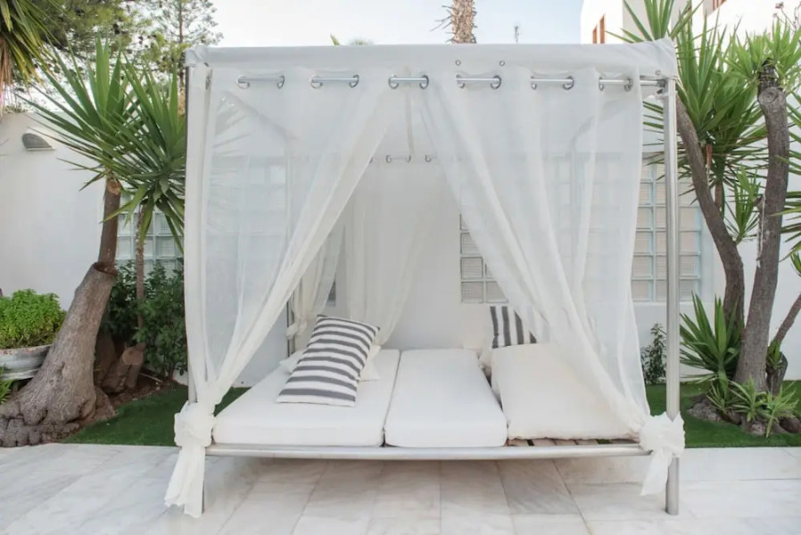 Perfect Athenian Villa