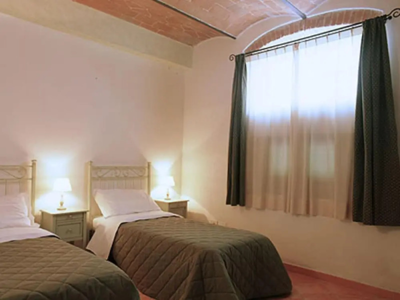 Sun-kissed Apartment in Castelfiorentino With Swimming Pool