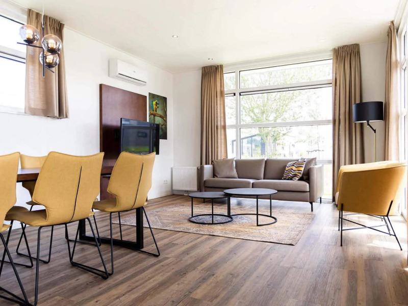 Detached, modern chalet with dishwasher, 8 km. from Hoorn