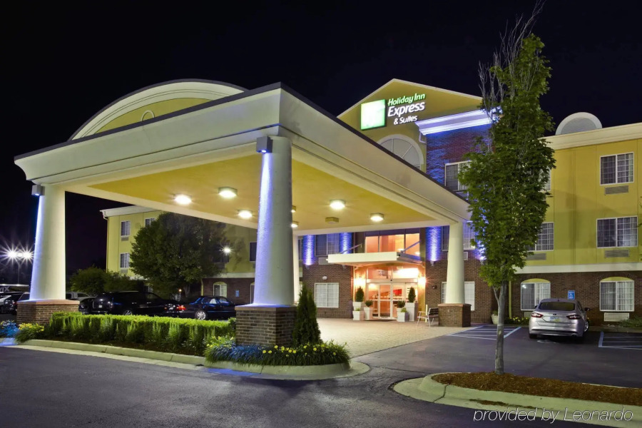Holiday Inn Express Hotel & Suites Woodhaven by IHG