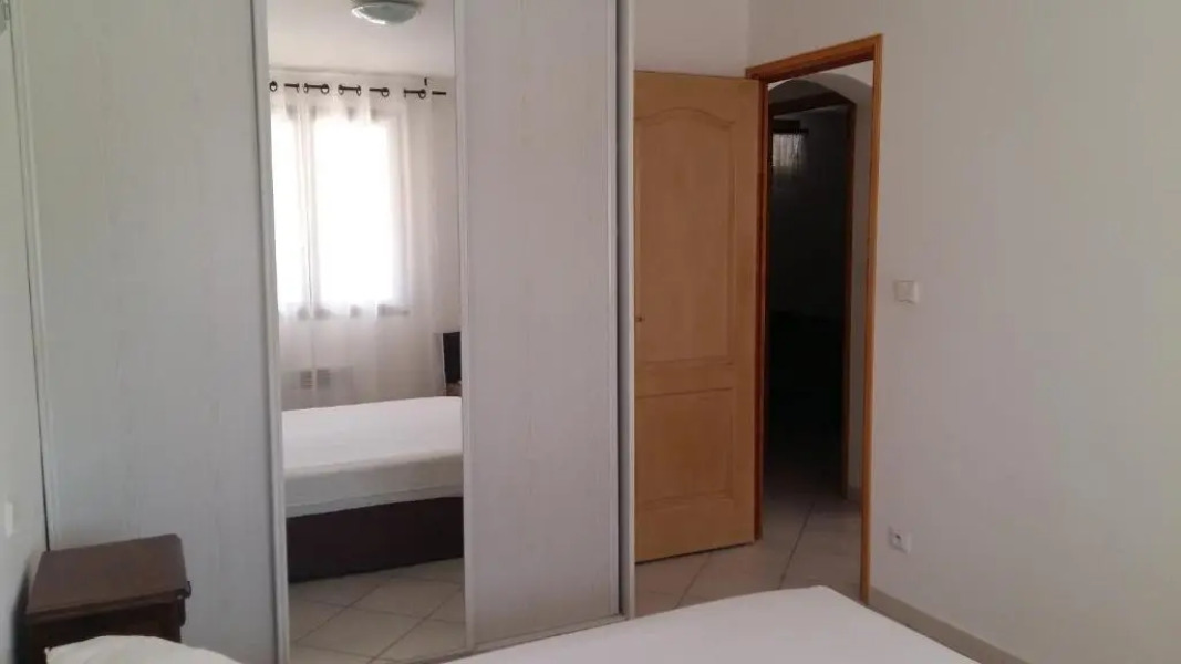 Bas de Villa chez Mr.Girolami Dominique